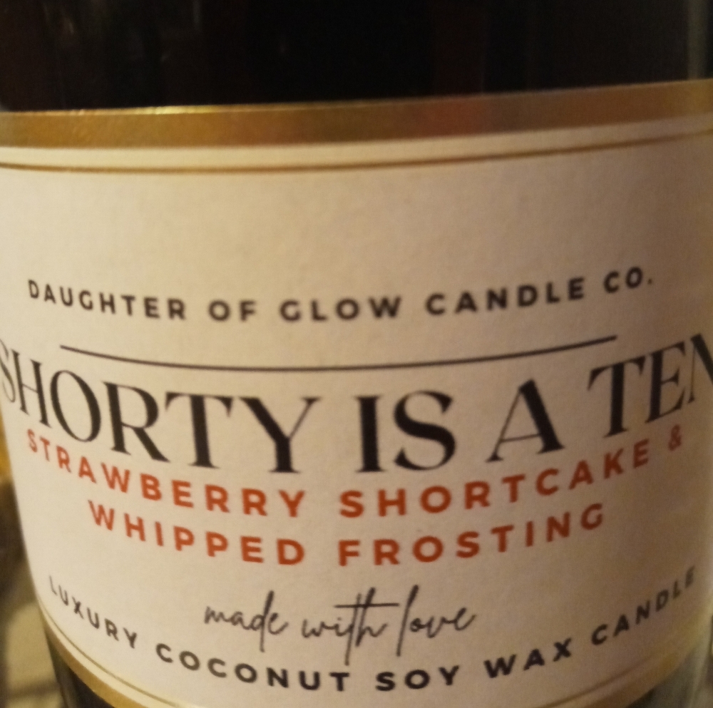 8oz Hand poured coconut soy wax candle